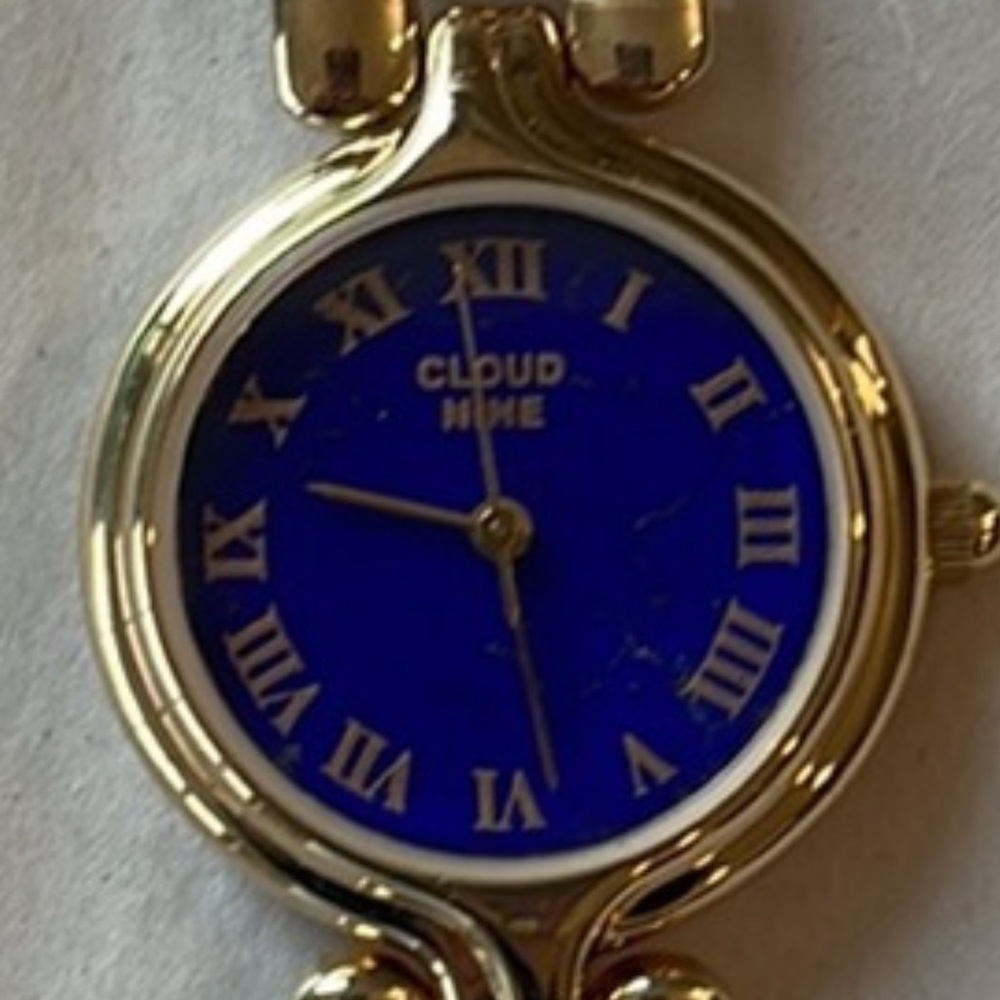 Cloud Nine Women’s Watch | Gold-Toned Quartz | Needs Battery - Picture 2 of 5